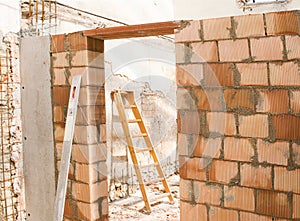 Ladrillo muro de construcción paginas escalera en 