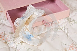 Bridal garter in pink box