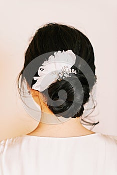 Bridal hairstyle with beautiful wedding accessoires