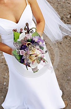 Bride & bouquet