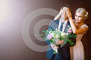 Bride closes to groom`s eyes