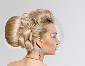 Bride with creative make-up and hairstyle