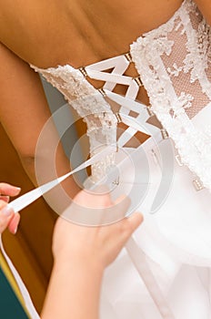 Bride dress tie