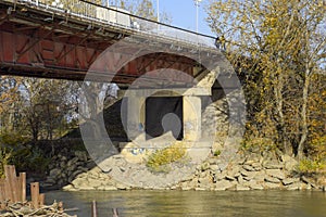 The bridge across the river Protoka in the city of Slavyansk-on-