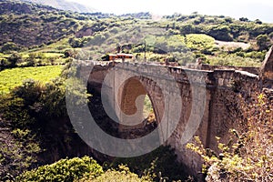 bridge of the colonial era of the year 1654, the construction was started by order of Viceroy Salvatierra made of lime
