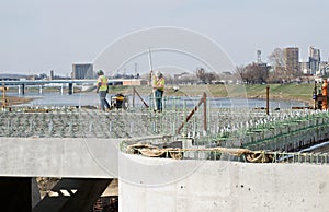 Ponte costruzione lavoratori 