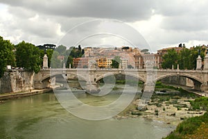 Bridge Il Tevere a Ponte Vittorio Emanuele II in Rome, Italy