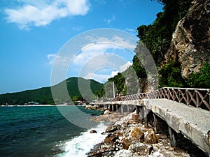 Bridge links between Tawaen Beach on Koh Larn, and Sangwan Beach