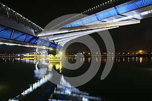 Bridge nocturne photo