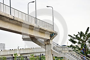 Bridge structure For crossing major city streets