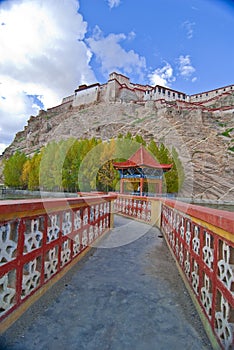 Bridge to Tibetan monastery