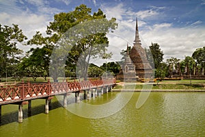 Bridge to Wat Sa Si