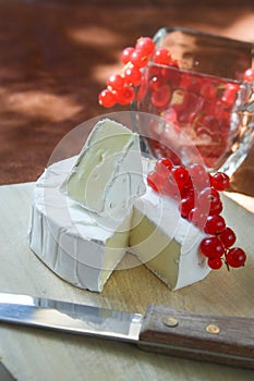 Brie cheese with fruit