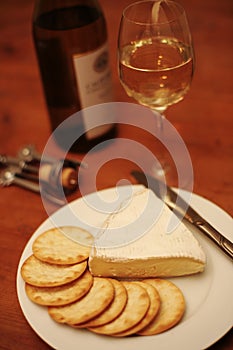 Brie crackers white wine