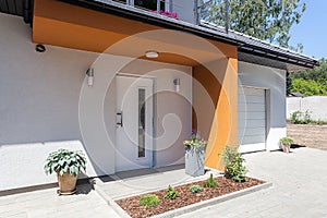 Bright space - door and garage