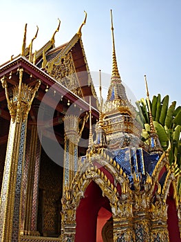 Brightly colored and golden temple - Bangkok