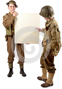 Bristish and american soldier present a plate photo