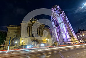 Bristol Museum and Art Gallery beside Wills Memorial Building by
