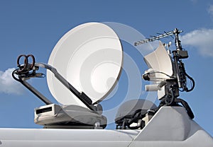 Broadcast antenna and dish