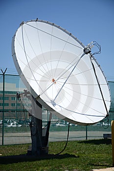 Broadcast dish