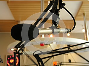 Broadcasting microphone