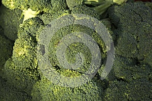 Broccoli contains chlorophyll, helping to nourish eyes and skin