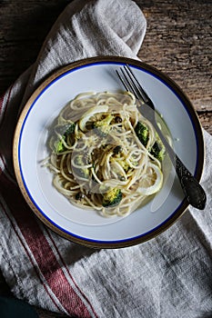 Broccoli and lemon spaghetti with cappers