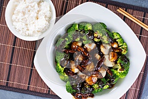 Broccoli scallop mushroom in oyster sauce with rice