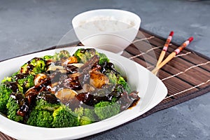 Broccoli scallop mushroom in oyster sauce with rice