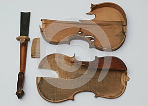 Broken antique violin for restoration