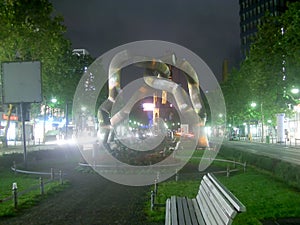 Broken Chain Sculpture in Berlin
