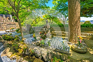 Bronze buddha statue