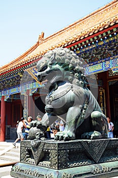 Bronze Chinese guardian lion statue