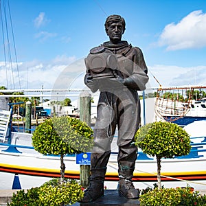 Bronze diver statue on the sponge fishing docks in Tarpon Springs