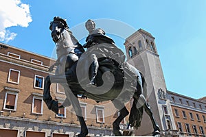 Bronze equestrian statue of Alessandro Farnese,