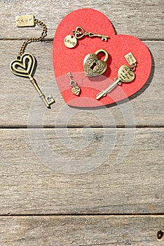 Bronze heart shape lock and keys
