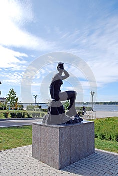 Bronze sculpture `Bather` on the embankment. Samara