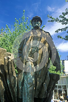 Bronze statue of Vladimir Lenin by Emil Venkov, Slavic artist, Seattle, WA