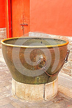 bronze tub at Forbidden city