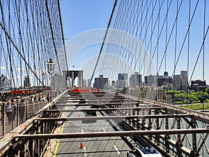 Brooklin bridge USA New York City downtown Manhattan bei Sonnenschein