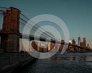 Brooklyn Bridge 2019 sunrise from dumbo