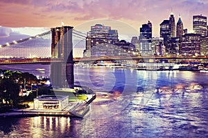 Brooklyn Bridge and the Manhattan at night, New York.