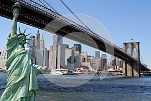 Brooklyn Bridge, Manhattan skyline and the Statue