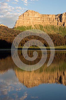 Brooks Lake Breccia Cliffs Mountain Range Shoshone National Forest