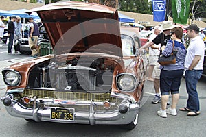 Brown Chevrolet Bel Air 1957 (front view)