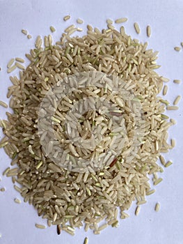 Brown rice is unpolished rice. Therefore, there are still more nutrients than white rice.