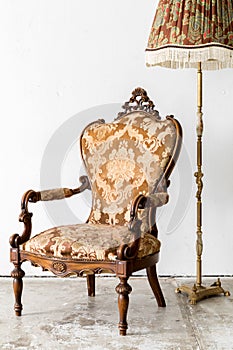 brown Royal Chair with lamp