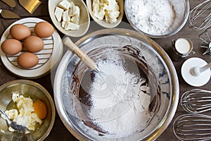 Brownie cake ingredient prepares by chef