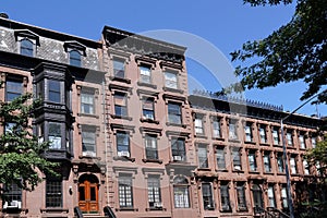 brownstone apartment buildings in New York City