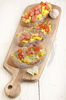 Bruchetta with tomato and basil